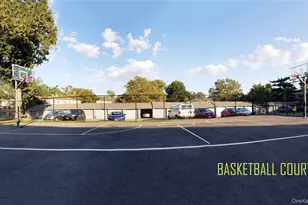 40 Terrace Cir, Great Neck, NY 11021 - Photo 3