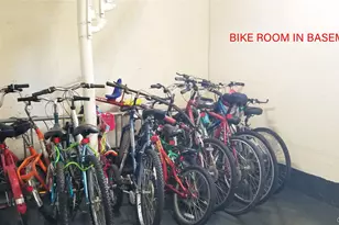 40 Terrace Cir, Great Neck, NY 11021 - Photo 17