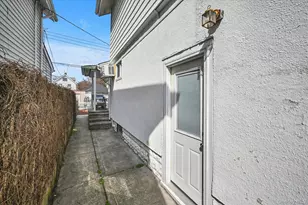 32-17 Murray St, Flushing, NY 11354 - Photo 17