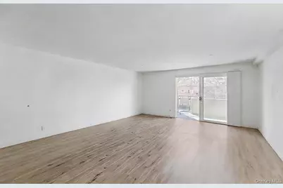 100 Great Neck Road #4D, Great Neck, NY 11021 - Photo 9