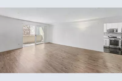 100 Great Neck Road #4D, Great Neck, NY 11021 - Photo 11