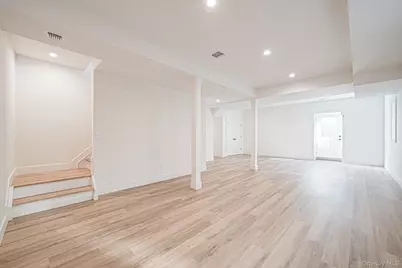 405 S Oakwood Drive, Laurel, NY 11948 - Photo 19