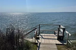 405 S Oakwood Dr, Laurel, NY 11948 - Photo 33