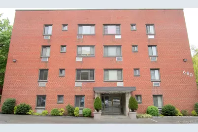 680 N Terrace Avenue #2D, Mount Vernon, NY 10552 - Photo 1