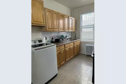 710 E 211th Street, Bronx, NY 10467 - Photo 13