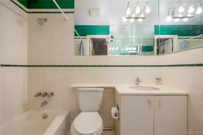 196 E Townline Road, West Nyack, NY 10994 - Photo 17