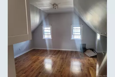 712 E 211th Street, Bronx, NY 10467 - Photo 3