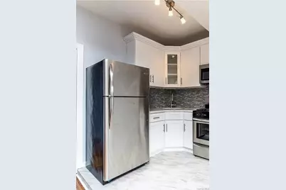 712 E 211th Street, Bronx, NY 10467 - Photo 15