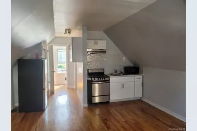 712 E 211th Street, Bronx, NY 10467 - Photo 7