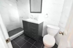 712 E 211th St, Bronx, NY 10467 - Photo 5