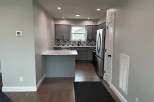 99 N Railroad Ave, Babylon, NY 11702 - Photo 7