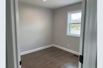 99 N. Railroad Avenue, Babylon, NY 11702 - Photo 3