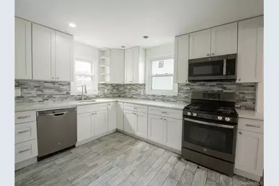 160 E Fulton Avenue, Roosevelt, NY 11575 - Photo 5