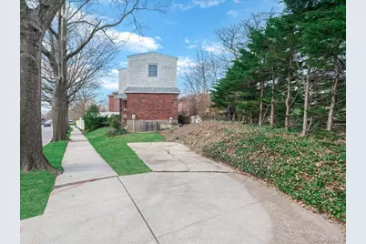 252-15 Horace Harding Expressway, Little Neck, NY 11362 - Photo 3