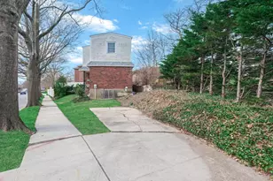 252-15 Horace Harding Expy, Little Neck, NY 11362 - Photo 3