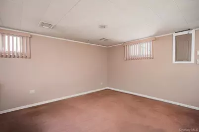 42 Netto Lane, Plainview, NY 11803 - Photo 17