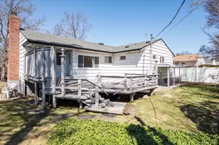 42 Netto Ln, Plainview, NY 11803 - Photo 19