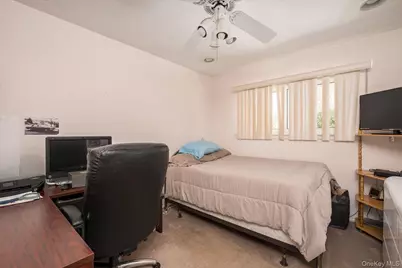 42 Netto Lane, Plainview, NY 11803 - Photo 9