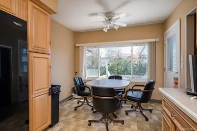 42 Netto Lane, Plainview, NY 11803 - Photo 5