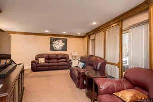 42 Netto Ln, Plainview, NY 11803 - Photo 3