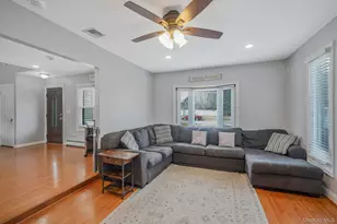 19 Goodwin Ln, Coram, NY 11727 - Photo 9