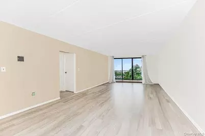 1155 Warburton Avenue #2V, Yonkers, NY 10701 - Photo 1