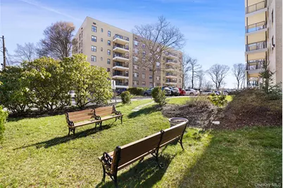 25 Stewart Place #615, Mount Kisco, NY 10549 - Photo 1