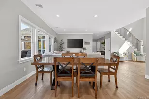 270 Edgewood Ave, Oakdale, NY 11769 - Photo 9