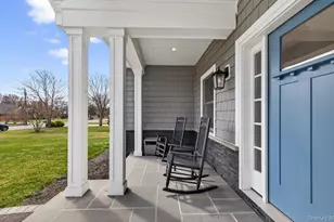 270 Edgewood Ave, Oakdale, NY 11769 - Photo 29