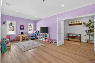 270 Edgewood Ave, Oakdale, NY 11769 - Photo 11