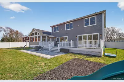 270 Edgewood Avenue, Oakdale, NY 11769 - Photo 13