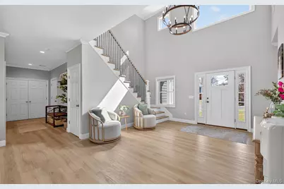 270 Edgewood Avenue, Oakdale, NY 11769 - Photo 17