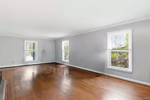 7 E Gate Ln, Setauket, NY 11733 - Photo 19