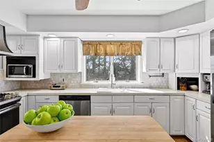 18 Taylor Rd, Elmsford, NY 10523 - Photo 13