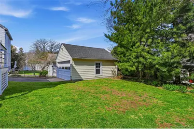 151 Hillcrest Avenue, Manhasset, NY 11030 - Photo 27