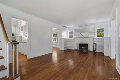 151 Hillcrest Avenue, Manhasset, NY 11030 - Photo 9