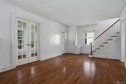 151 Hillcrest Avenue, Manhasset, NY 11030 - Photo 11