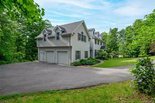 17 Weldon Woods Connecticut Rd, New Fairfield, CT 06812 - Photo 3