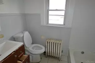 181 Forest Ave, Roosevelt, NY 11575 - Photo 13