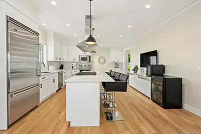 407 Wilmot Road, New Rochelle, NY 10804 - Photo 7