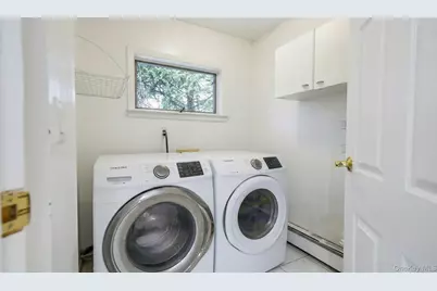 74 Rockland Drive, Jericho, NY 11753 - Photo 11