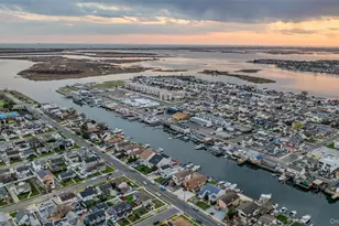 756 Guy Lombardo Ave, Freeport, NY 11520 - Photo 25