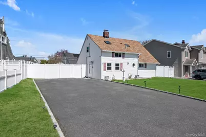 29 Cutter Lane, Levittown, NY 11756 - Photo 3