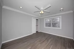 105 Saddle Rock Rd, Holbrook, NY 11741 - Photo 9