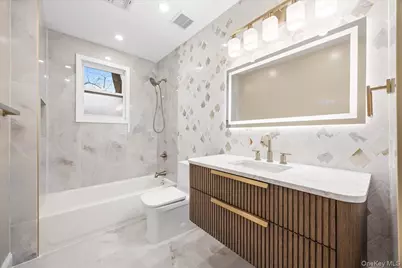 18 Wellington Road, Greenvale, NY 11548 - Photo 5