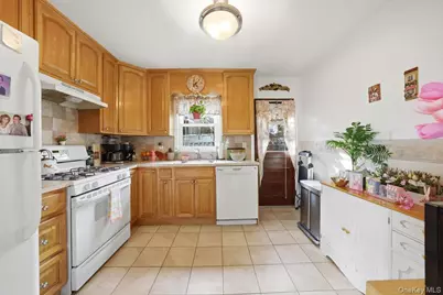 72 Murray Avenue, Yonkers, NY 10704 - Photo 5