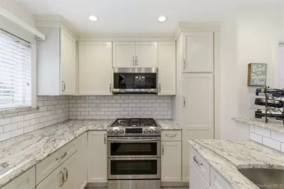 105 Prime Avenue #G, Huntington, NY 11743 - Photo 9