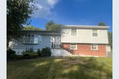 5 Verplanck Avenue, Hopewell Junction, NY 12533 - Photo 3