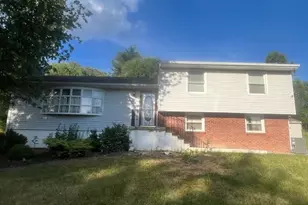 5 Verplanck Ave, Hopewell Junction, NY 12533 - Photo 3