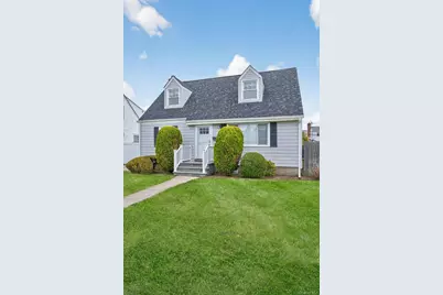 23 S Elm Street, Hicksville, NY 11801 - Photo 3